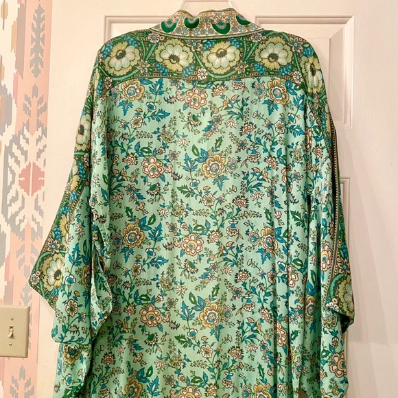 πΊπHPππΊ NWT Spell & The Gypsy Folk Song Kimono Robe Sage - Picture 15 of 16